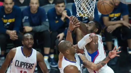  快船乔治复出首战砍下30分10篮板  